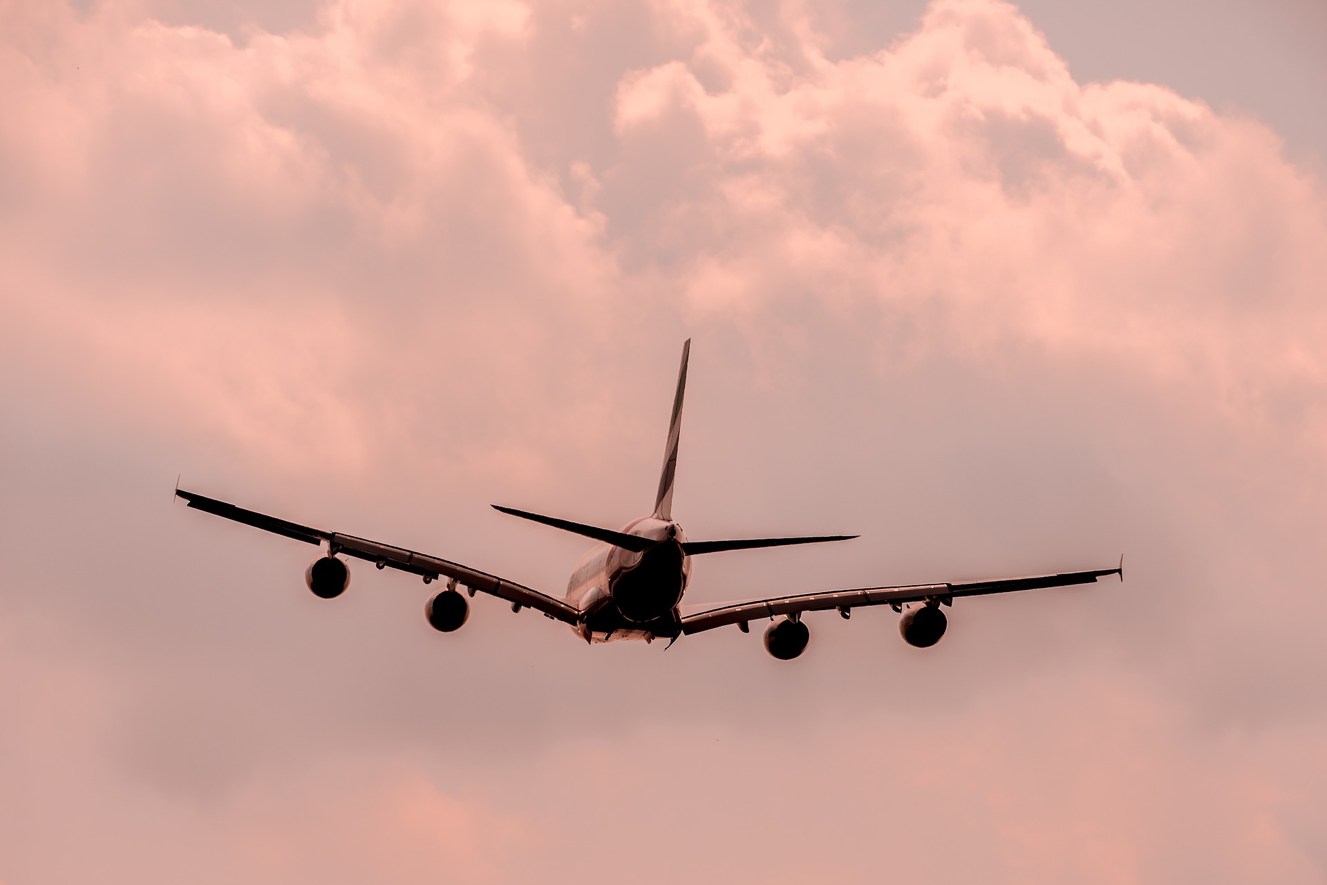 飞机运输货物：我国基本实现单一航空运输强国目标